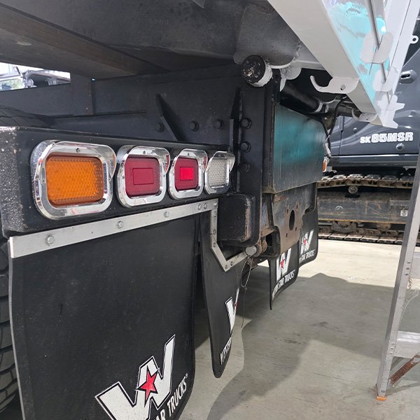 Truck tow bar assembly.
