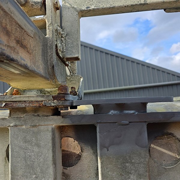 Steel mounting collar repair.